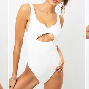 FRANKIES Bikinis Cody one piece white swimsuit NEW